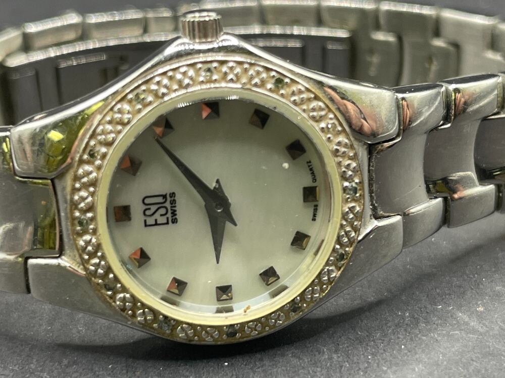 Vintage ESQ By Movado E5282 Ladies Diamond MOP Watch 21.4MM